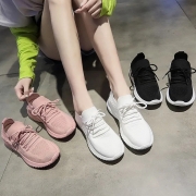 2023 nouveau fly weave sneakers mode femmes mocassins chaussures de course à semelle molle ，chaussures de sport ，tenis ，chaussures de femmes
