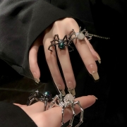 Bague punk sombre araignée design de style froid en métal pierre de lune haut de gamme Anneau Bijoux Accessoires
